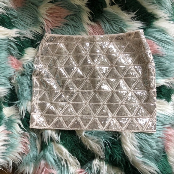 H&M Dresses & Skirts - H&M Sequence & Beads Mini Skirt